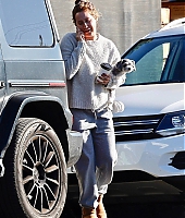 Ashley-Tisdale---Brings-her-dog-along-on-a-mid-day-coffee-run-in-Studio-City-02.jpg