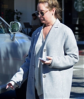 ashley-tisdale-keeps-things-comfy-while-out-at-the-beverly-glen-shopping-center-in-beverly-hills-california-080223_4.jpg